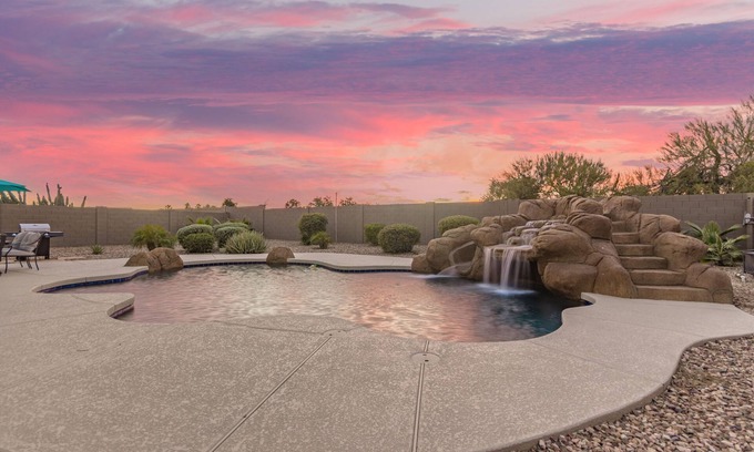 Rancho Bella Vista House | San Tan Super Sparkling Pool/Slide Home! 30 Night Min.