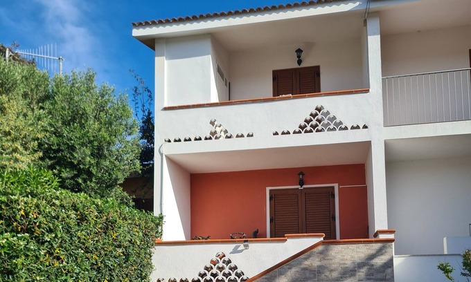 San Teodoro City Centre House | San Teodoro: 600 m. from the beach and the center, air conditioning, Wi-Fi