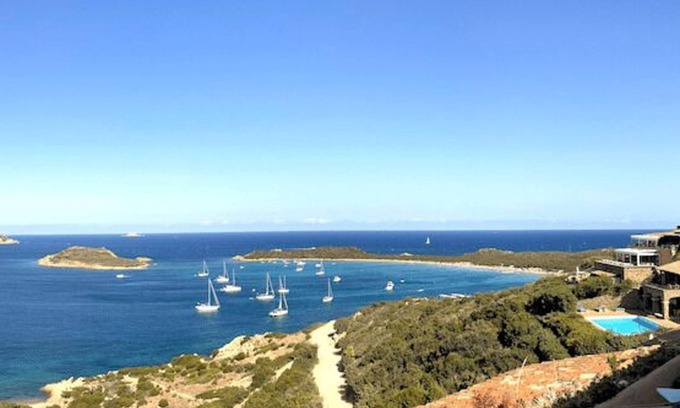 Capo Coda Cavallo Apartment | SAN TEODORO PUNTA EST FANTASTICO TRILOCALE VISTA MARE