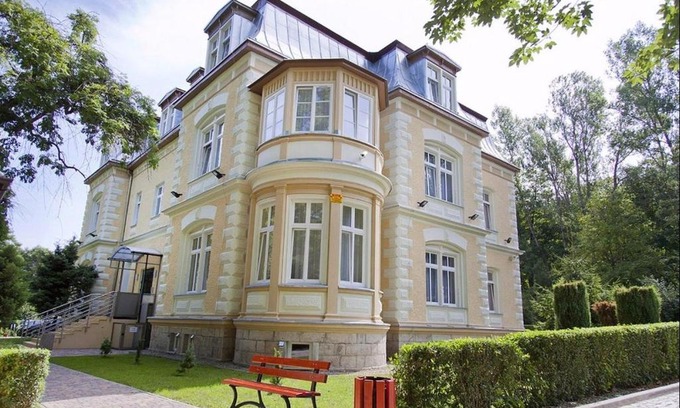Duszniki Zdroj Hotel | Sanatorium Uzdrowiskowe Zimowit