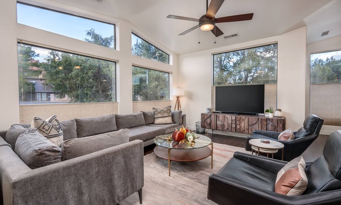 West Sedona House | Sanborn Sanctuary - HOT TUB & great location
