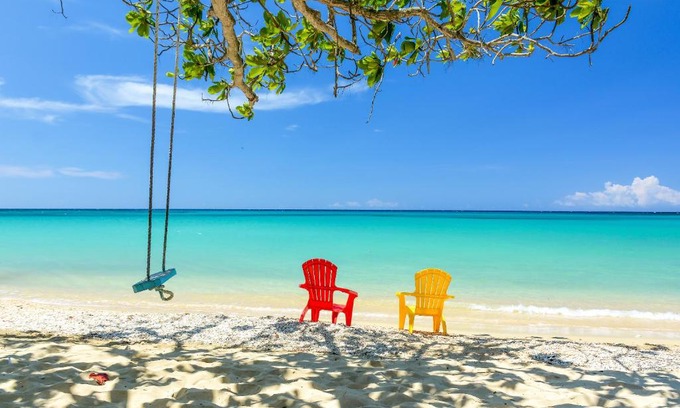Ocho Rios Hotel | Sand and Tan Beach Hotel