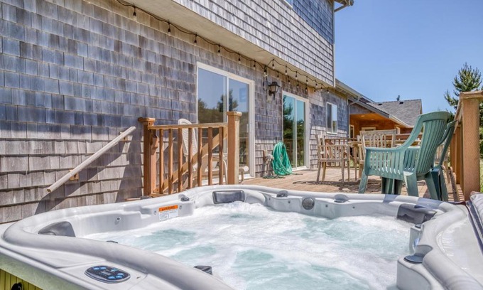 Kiwanda Shores House | Sand Dollar Find - Meredith Lodging