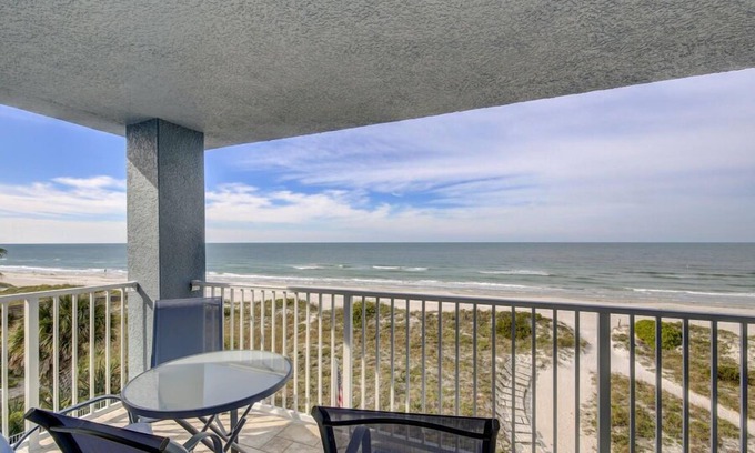 Indian Rocks Beach Condo | Sand Isle II Unit D-Corner Gulf Front 2bdr 2bath
