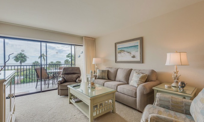 Sanibel Condo | Sand Pointe 222, Beautifully Decorated 2 Bedroom Condo Facing Pool and Gulf
