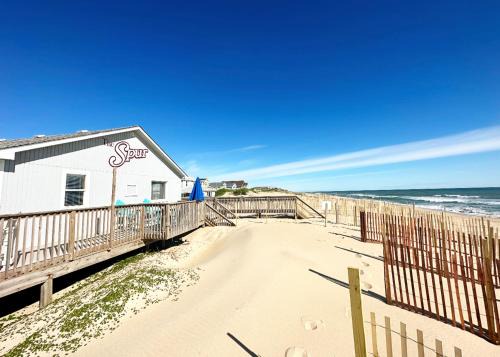 Nags Head Hotel | Sand Spur Cottages