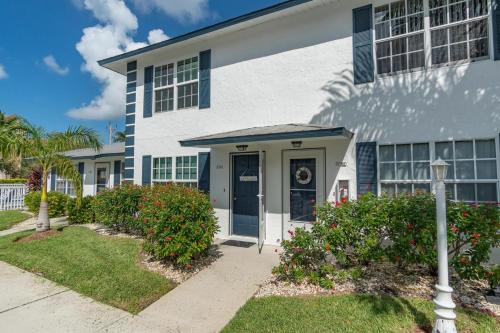 Marco Island Apartment | Sand Star Villas A-102