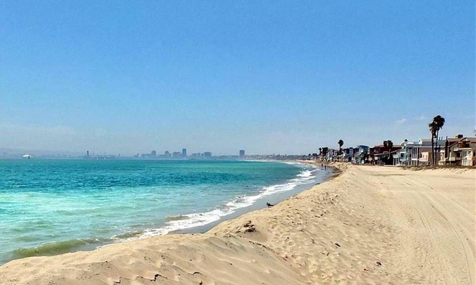 Belmont Shore Condo | Sand, Sun & Second