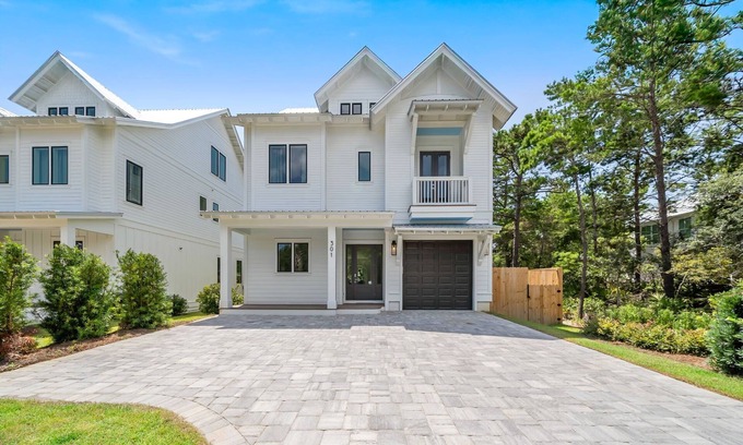 Seagrove Beach House | Sand Wand | 5 Beds | 5.5 Bath | Private Pool | Walk to Beach | Seagrove Beach 30A