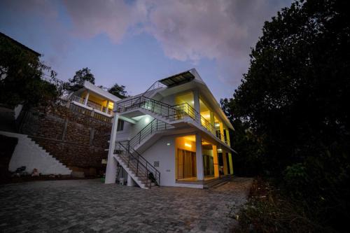 Maraiyur Resort | Sandal Palace