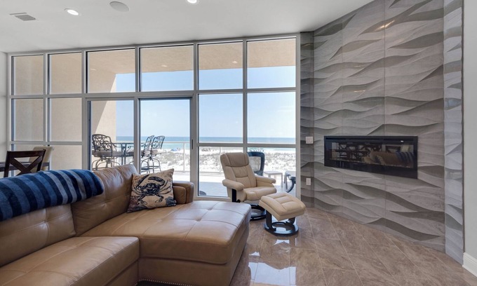 Pensacola Beach House | Sandcastle 🌊 Beachfront Townhome | Viking Kitchen, Steam Spa, Elevator + Views