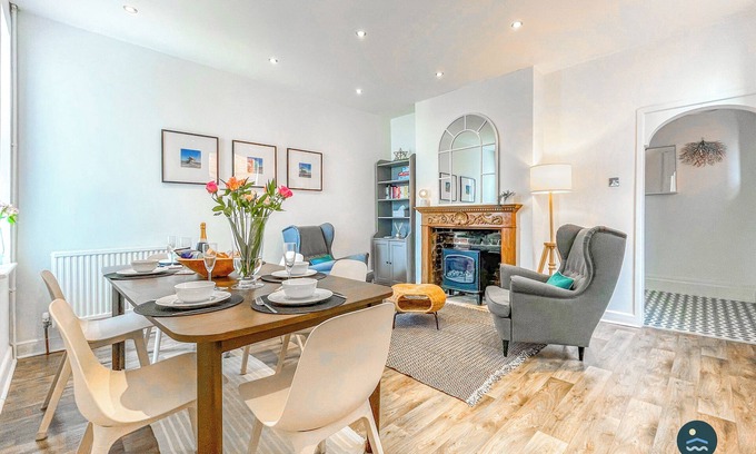 Weymouth Cottage | Sanderlings - holiday home close to beach