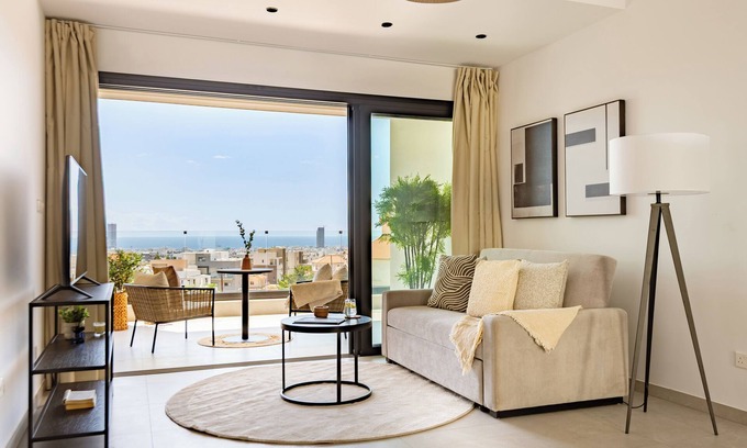 Agios Athanasios Apartment | Sanders Eduardovich - Lovely 2-Bdr with Balcony