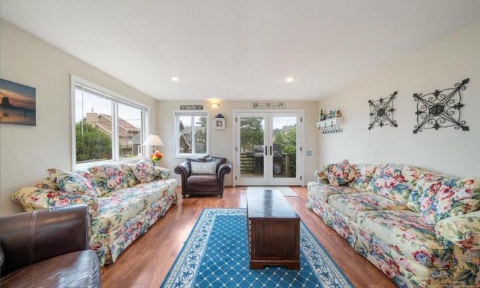 Tolovana Park House | Sandpiper Beach House