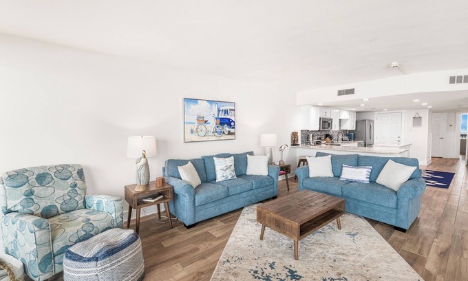 Port Aransas Condo | Sandpiper Condominiums 801, Panoramic Gulf Views w/direct access to Mustang Island/Port A beaches.