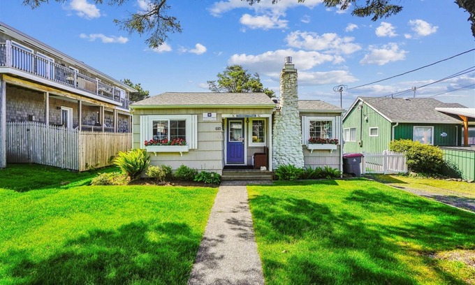 Tolovana Park House | Sandpiper Cottage - Beachcomber Vacation Homes