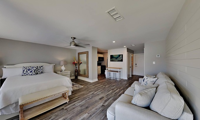 Holiday Isle Condo | Sandpiper Cove #8246 | Studio Condo, Pet Friendly, Near Beach!