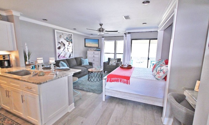 Emerald Coast Apartment | Sandpiper Cove Unit 8220 Updated Studio In Destin, FL