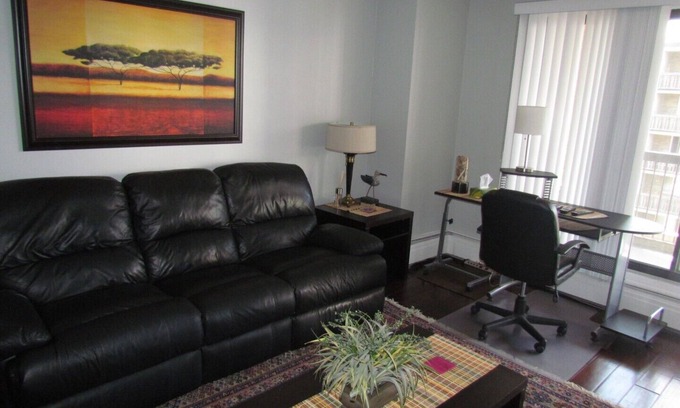 Connaught Condo | Sandpiper - Furnished Executive 2 Bedroom Condo