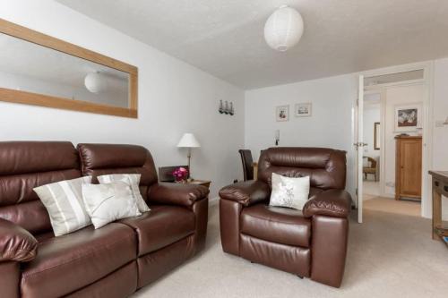 Poole Apartment | Sandpiper - Moments from Baiter Park and Waterfront
