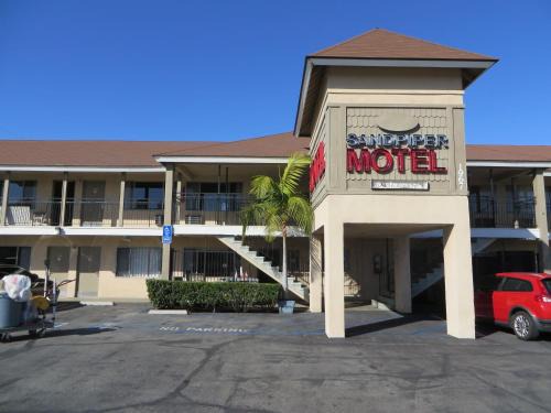 Santa Ana Heights Hotel | Sandpiper Motel
