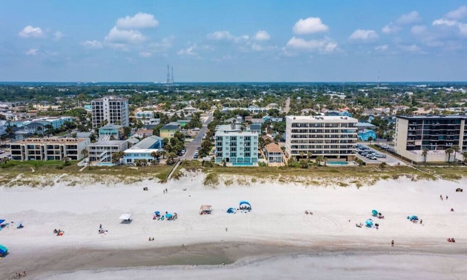 Jacksonville Beach Condo | Sandpiper Oceanfront 5E