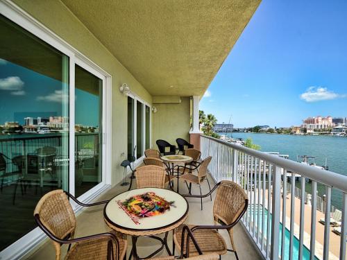 Clearwater Beach Apartment | Sandpiper's Cove 303 Waterfront 3 Bedroom 2 Bathroom - Sandpiper's Cove 23146