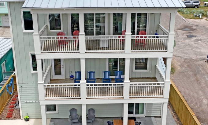 Port Aransas House | Sandpoint Seaclusion with OCEAN VIEWS,ELEVATOR,PRIVATE POOL,& Beach Boardwalk