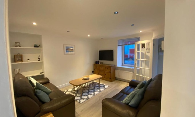 Tenby House | Sands Reach, dog friendly Tenby house
