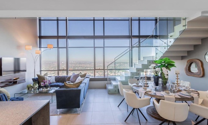 Greater Johannesburg Metropolitan Area Apartment | Sandton Penthouse