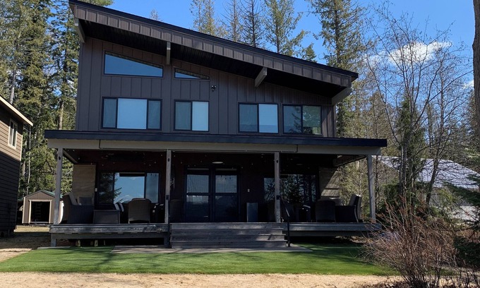 Coolin Cabin | Sandy beach & pickleball court on beautiful Priest Lake!