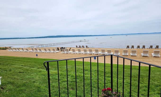 Traverse City House | Sandy Beach! Pool, air conditioning. Traverse City studio condo on the Bay