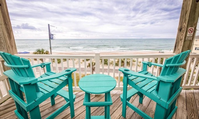 Surf City House | "Sandy Cheeks"- 4BR, 3BA, Unobstructed Ocean Views, Shared Pool, Elevator
