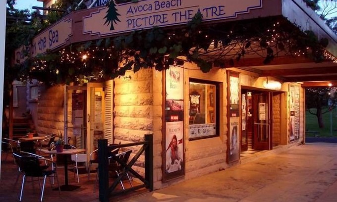 Avoca Beach Cottage | SANDY CORNER - Beach & Lakefront #1 BEST LOCATION