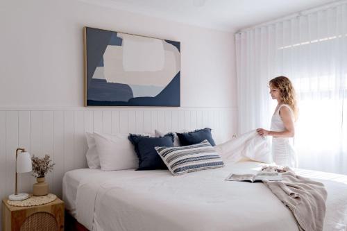 Mollymook Beach Apartment | Sandy Days - Stay 3, Pay 2 - Winter Special!