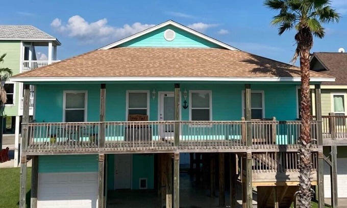 Port Bolivar House | Sandy Feet Retreat! Only 800 feet to the beach w/elevator and sleeps 12