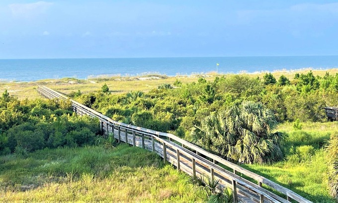 Cape San Blas Condo | "Sandy Finn's" - Beachfront Condo, Great Rates, Sleeps 8!