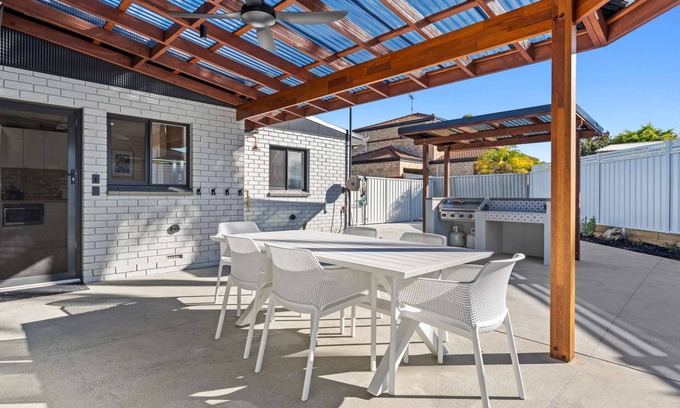 Mandurah Apartment | Sandy Shores Getaway