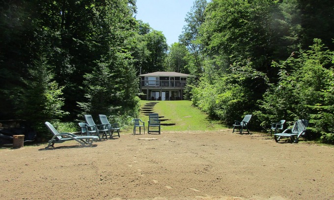 Kearney Cottage | Sandy Shores of Loon Lake