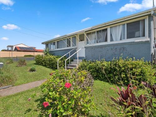 Sawtell House | Sandy Toes
