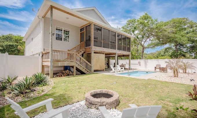 Long Beach House | Sandy Toes Bungalow: Dog-Friendly with Private Pool, Golf Cart