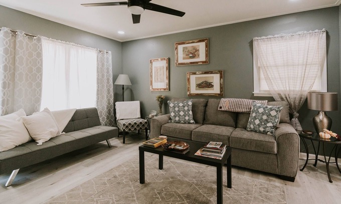 Ocean Springs House | Sandy Toes - near beach & downtown Ocean Springs! (golf cart district)