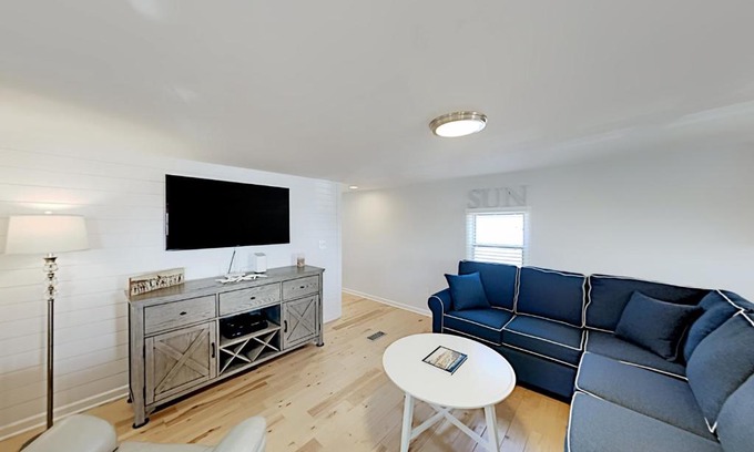 Montego Bay House | Sandyhill Sun