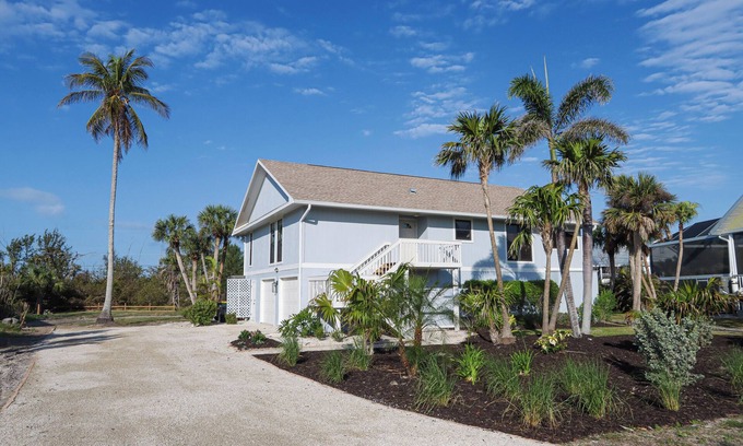Sanibel House | Sanibel Island Cozy, Thoughtfully Renovated Family-friendly Home - The Blue Palm