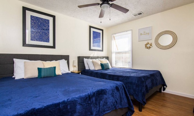 Greenwood House | Sanitized Spacious East Nash Apt! Walk to Top Restaurants!