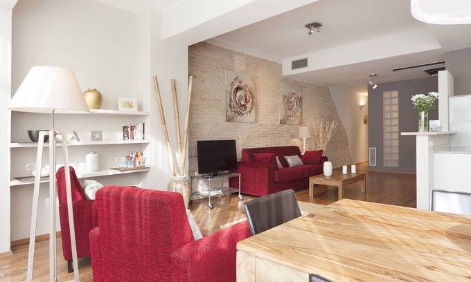 El Camp de l'Arpa del Clot Apartment | Sant Pau 5 - Superb 3-bedroom apartment in central Barcelona