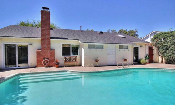 Goleta House | Santa Barbara Large 4BR 2BA,Pool,HotTub, Beaches, Sleep 11+,Dogs OK, Best Value!