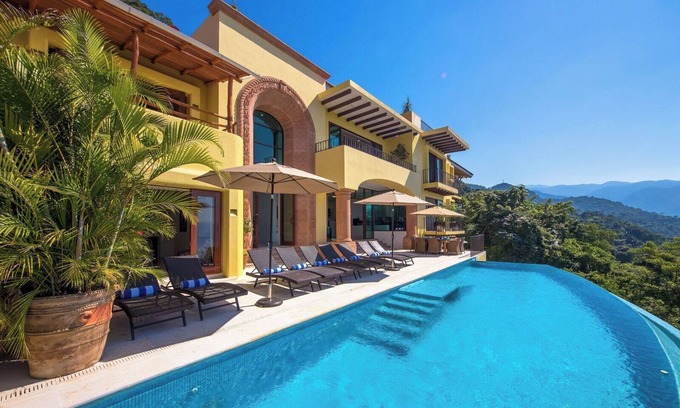Conchas Chinas Villa | Santa Cruz 4BR in Puerto Vallarta by Personal Villas - Unforgettable Luxurious P