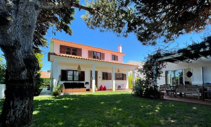 Torres Vedras House | Santa Cruz Beach House