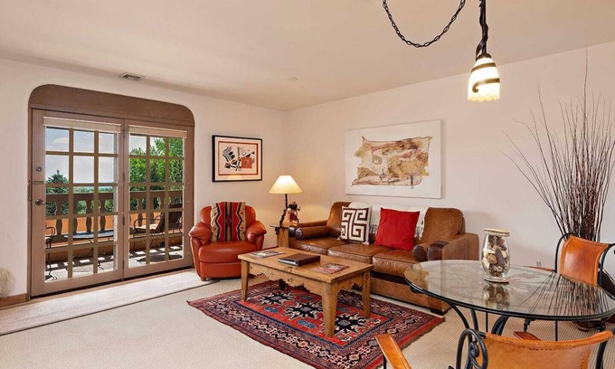 Quail Run Condo | Santa Fe Penthouse Escape: Golf Course, Pool, Hot Tub & Mountain Views Await!